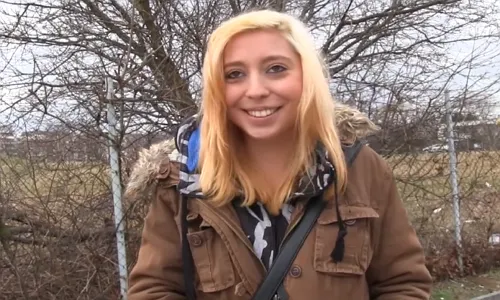 The blonde gave herself …